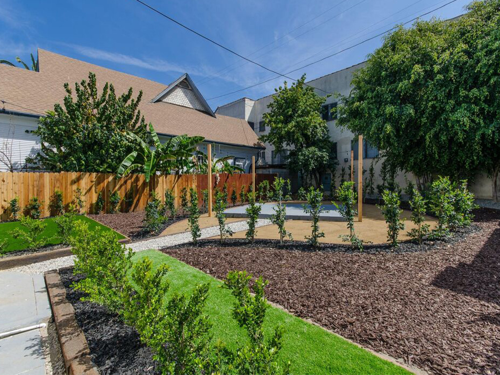 Great Deal Alert – 13 Unit Building in Westlake Neighborhood – $2.1M